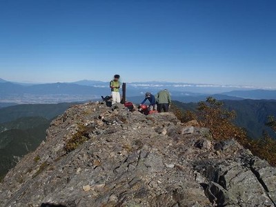 鋸岳山頂.jpg